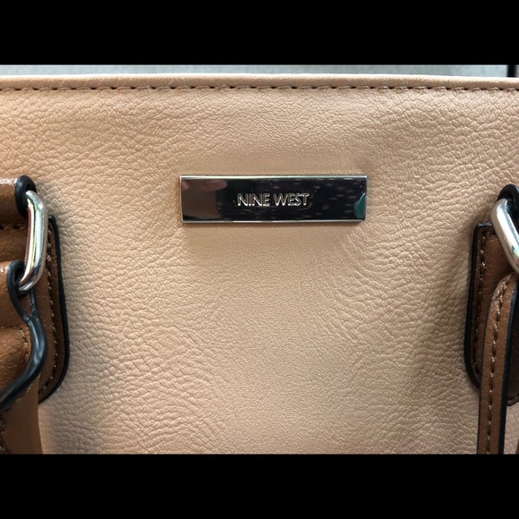 Satchel - Picture 3 of 3